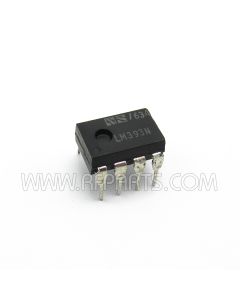 LM393 National SemiConductor Low Power Dual Comparator 8 pin DIP IC.